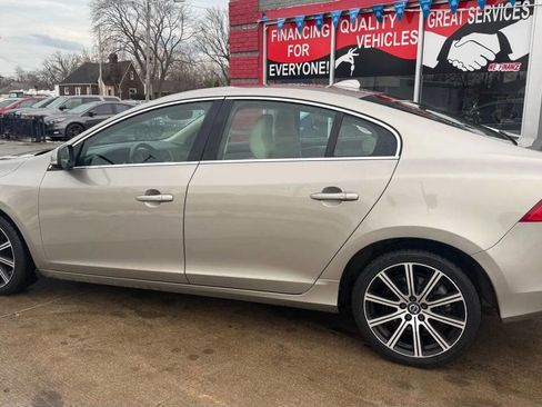 Used 2016 Volvo S60 T5 Inscription Platinum w/ Climate Package image 11