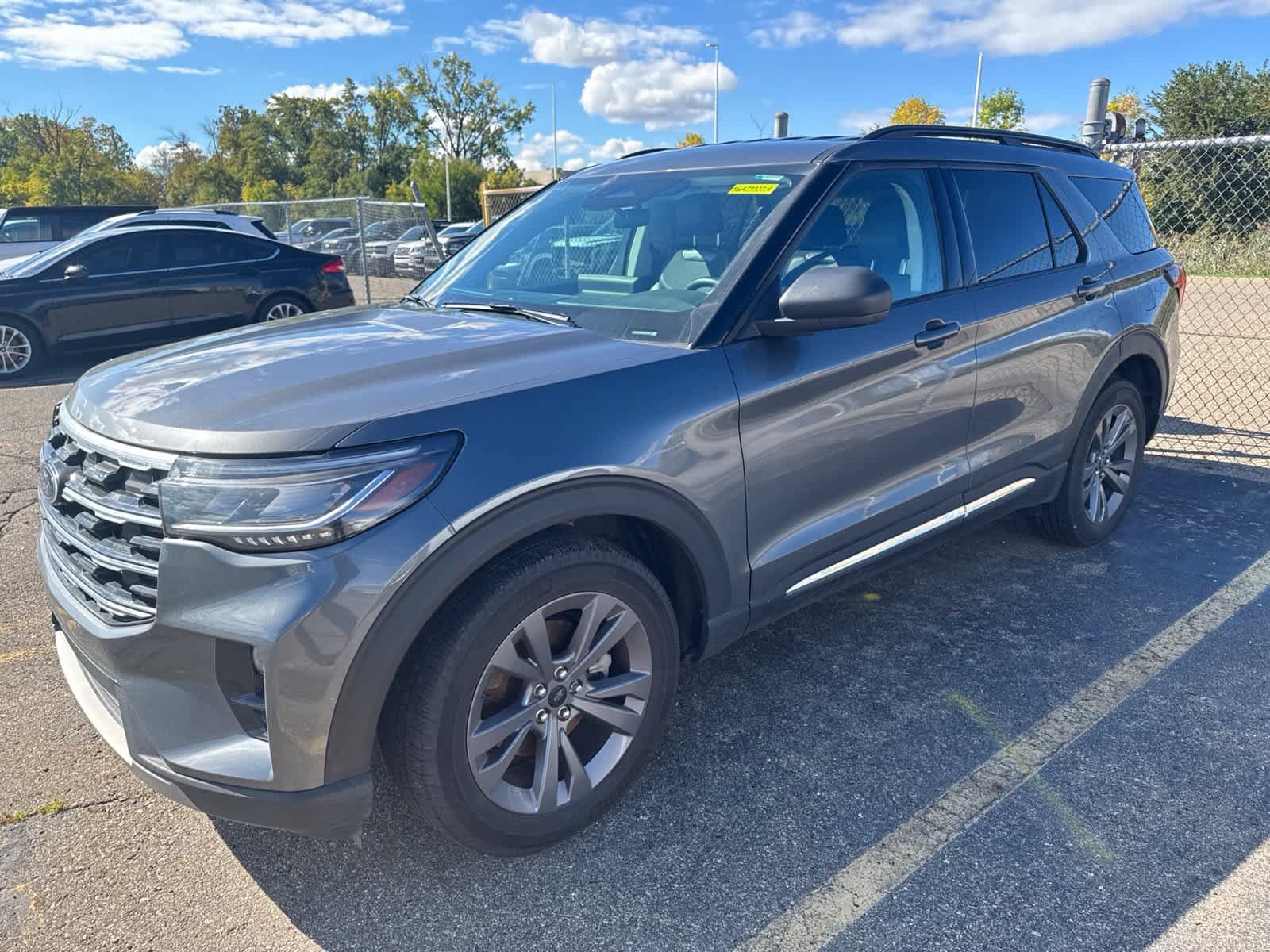 Used 2025 Ford Explorer Active w/ Active Comfort Package AWD/4WD image 16