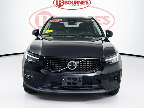 Used 2024 Volvo XC40 B5 Plus w/ Climate Package AWD/4WD image 7