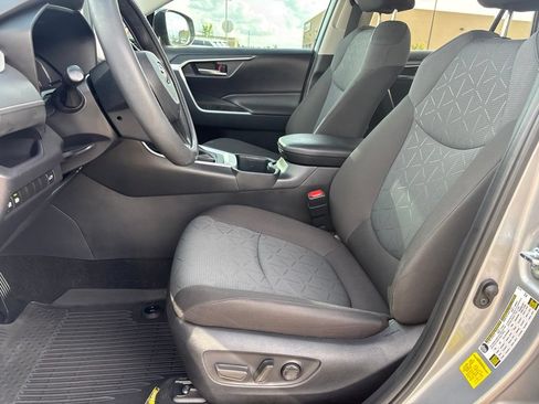 Used 2025 Toyota RAV4 XLE w/ Convenience Package FWD image 10