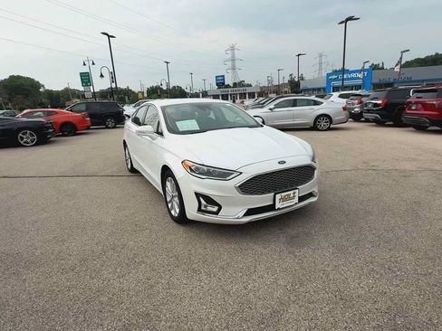 Used 2019 Ford Fusion Energi Titanium FWD image 2