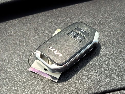 Used 2024 Kia Carnival SX Prestige FWD image 11