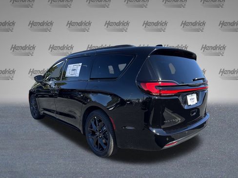 New 2026 Chrysler Pacifica Select w/ S Appearance Package image 6