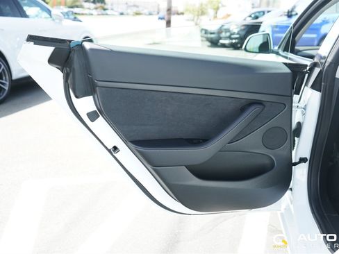 Used 2022 Tesla Model 3 image 19