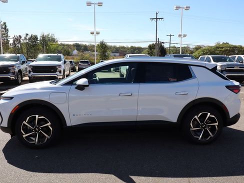 New 2026 Chevrolet Equinox EV LT image 29