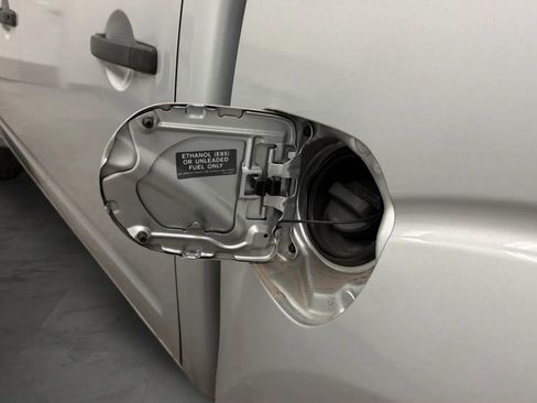 Used 2017 Nissan Frontier SV w/ SV Value Truck Package RWD image 26