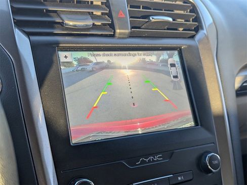 Used 2019 Ford Fusion SEL image 25