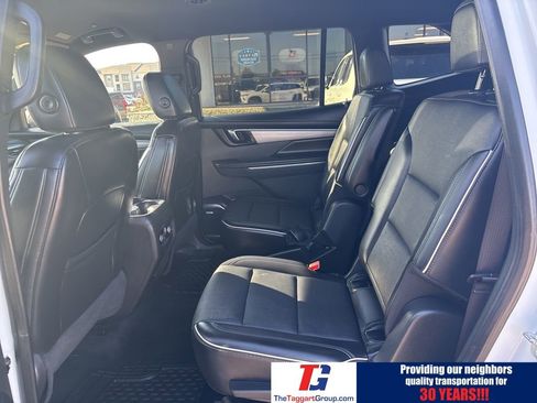 Used 2025 Buick Enclave Preferred image 18