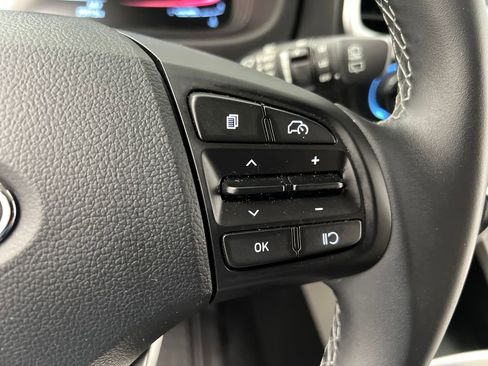Used 2025 Hyundai Venue SEL FWD image 40
