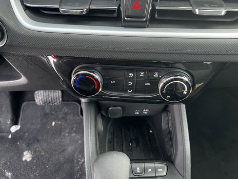 Used 2025 Chevrolet TrailBlazer LT w/ Driver Confidence Package image 16