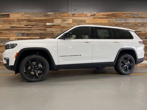 New 2025 Jeep Grand Cherokee L Limited w/ Black Appearance Package image 50