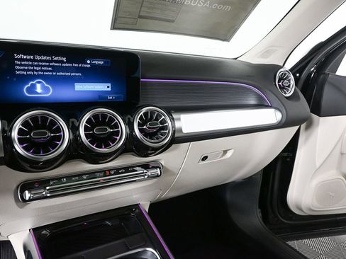 New 2026 Mercedes-Benz GLB 250 image 13