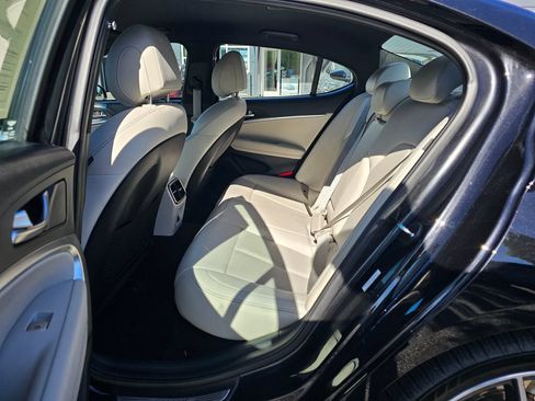 Used 2025 Genesis G70 2.5T AWD/4WD image 13