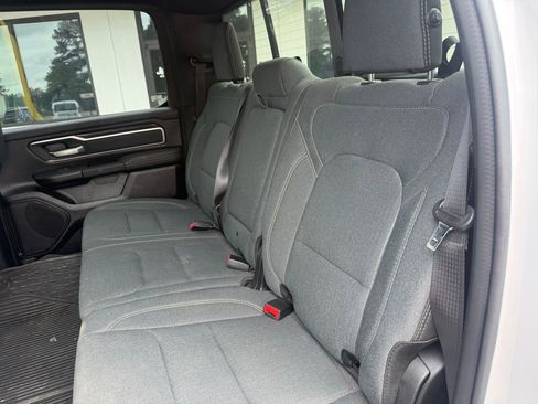 Used 2022 RAM 1500 Big Horn AWD/4WD image 4