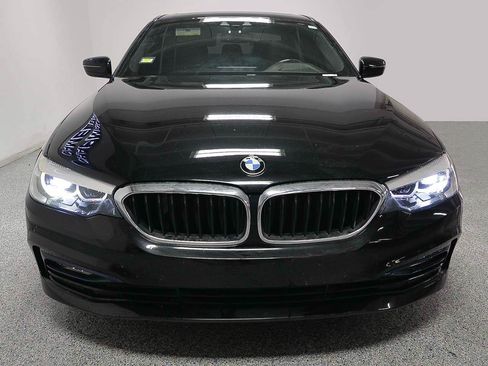 Used 2018 BMW 530i xDrive w/ Premium Package AWD/4WD image 2