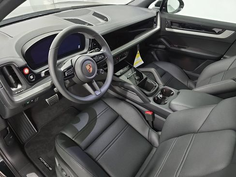 Used 2026 Porsche Cayenne S AWD/4WD image 4