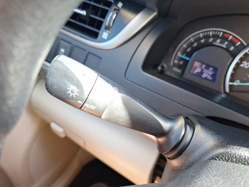 Used 2012 Toyota Camry LE FWD image 22