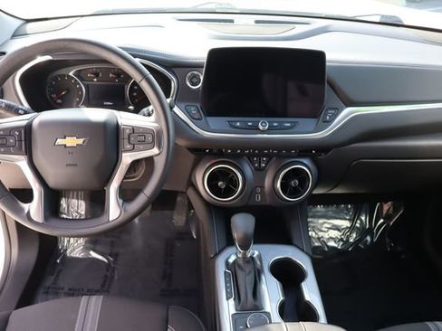 Used 2025 Chevrolet Blazer LT AWD/4WD image 29