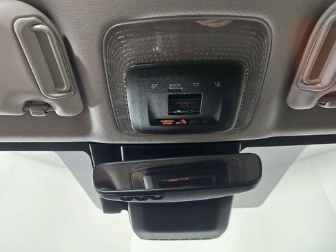 Used 2025 Toyota Prius Plug-In Hybrid FWD image 36