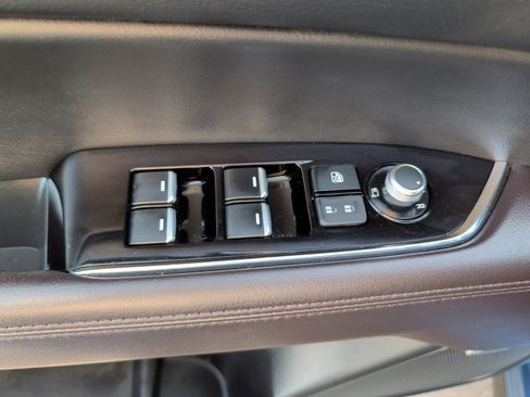 Used 2023 MAZDA CX-5 Signature image 17