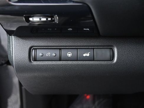Used 2024 Nissan Pathfinder SV w/ SV Premium Package AWD/4WD image 24