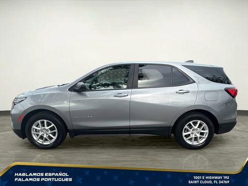 Used 2023 Chevrolet Equinox LS w/ LS Convenience Package FWD image 3