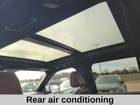 Used 2024 Ford Expedition Limited image 6