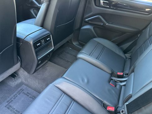 Certified 2023 Porsche Cayenne AWD/4WD image 14