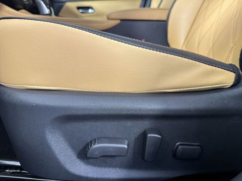 New 2025 Nissan Sentra SV w/ SV Premium Package image 22