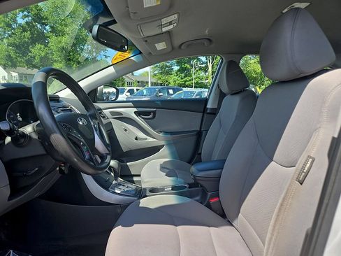 Used 2013 Hyundai Elantra GLS w/ Preferred Pkg FWD image 18
