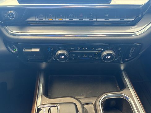 Used 2023 Chevrolet Silverado 1500 High Country w/ Technology Package image 15