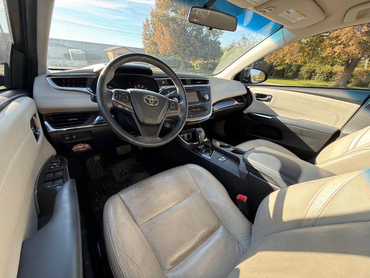 Used 2014 Toyota Avalon XLE FWD image 9