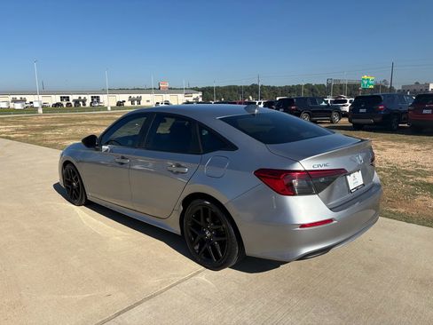 Used 2022 Honda Civic Sport image 6