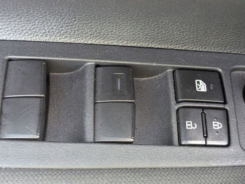Used 2025 Toyota Corolla LE FWD image 12