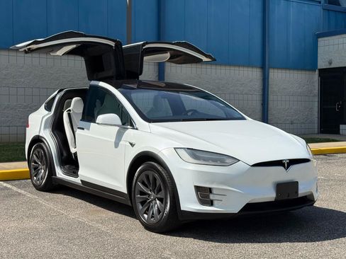 Used 2018 Tesla Model X 100D AWD/4WD image 19