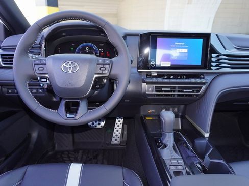 New 2026 Toyota Camry Hybrid image 6