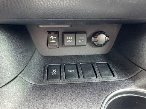 Used 2019 Toyota Highlander XLE FWD image 45