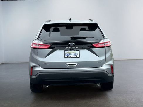 Used 2024 Ford Edge SE image 4