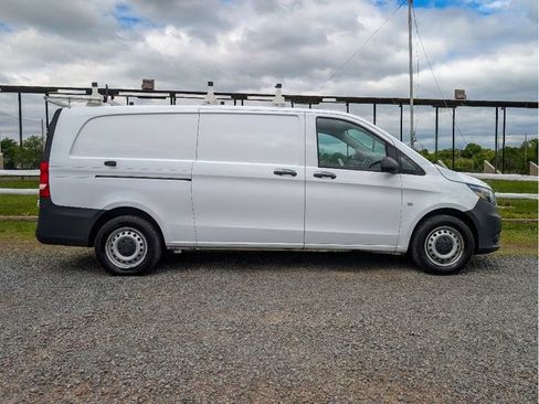 Used 2022 Mercedes-Benz Metris image 4