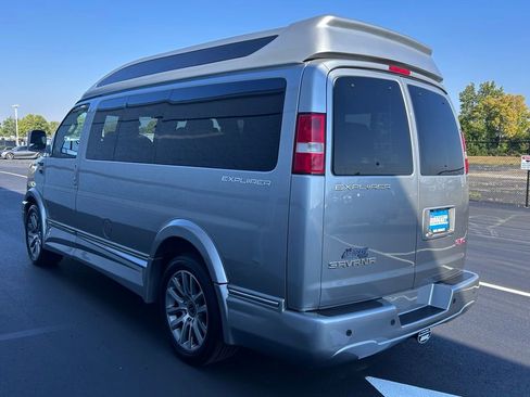 Used 2021 GMC Savana 2500 LS w/ Enhanced Convenience Package image 17