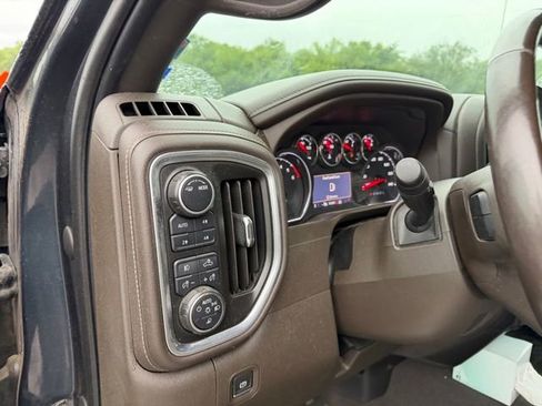 Used 2020 Chevrolet Silverado 1500 LTZ w/ Z71 Off-Road Package AWD/4WD image 19