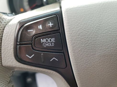 Used 2014 Toyota Sienna SE image 14