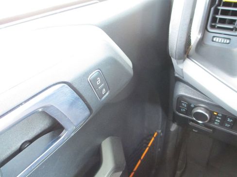 Used 2022 Ford Bronco Badlands image 24