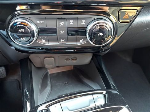 New 2026 Chevrolet Trax RS w/ Sunroof Package image 20