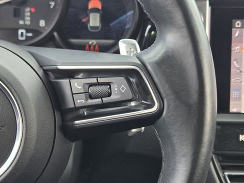 Used 2023 Porsche Macan image 37