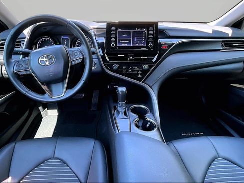 Used 2021 Toyota Camry SE w/ Convenience Package FWD image 13