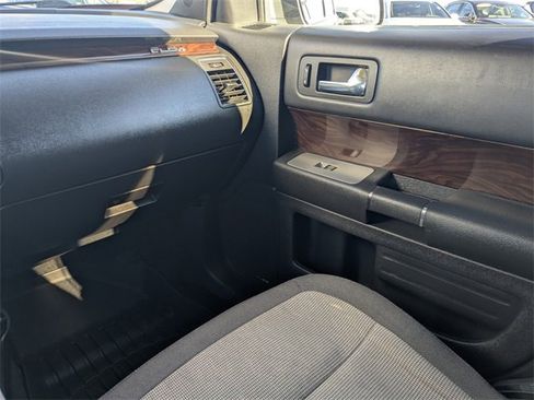 Used 2010 Ford Flex SEL image 13