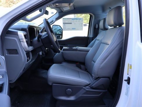 New 2026 Ford F250 XL w/ XL Chrome Package image 19