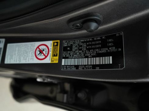 Used 2019 Toyota Highlander Limited FWD image 37