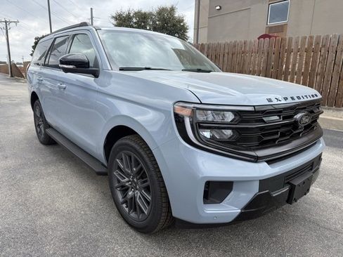 New 2026 Ford Expedition Platinum w/ Stealth Appearance Package image 3